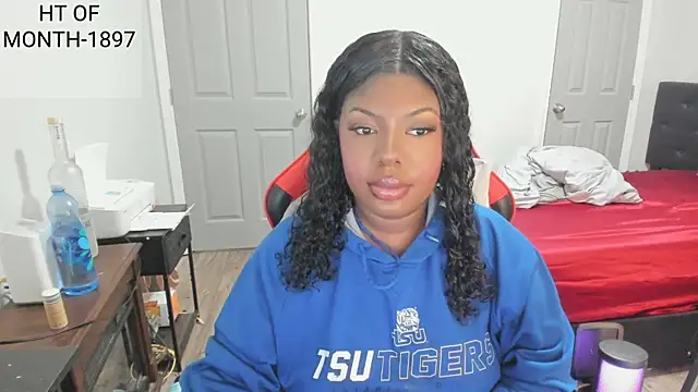 demi xoxo online show from November 12, 2025, 3:21 am