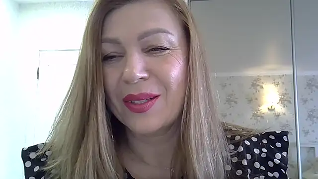 Snapshot of Alexandra-Rosee chatting on December 16, 2025, 5:33 am Alexandra-Rosee online show from December 16, 2025, 5:33 am