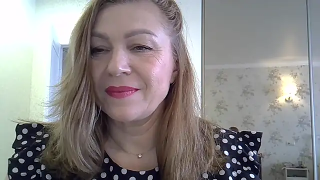 Snapshot of Alexandra-Rosee chatting on December 15, 2025, 5:35 am Alexandra-Rosee online show from December 15, 2025, 5:35 am