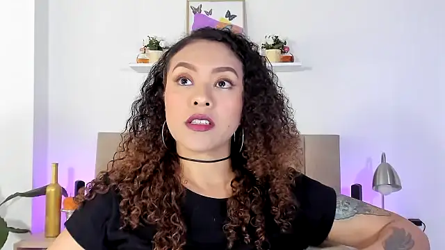 Snapshot of Zoe_Gruber chatting on February 1, 2026, 9:02 pm Zoe Gruber online show from February 1, 2026, 9:02 pm