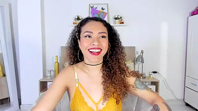 Snapshot of Zoe_Gruber chatting on April 25, 2026, 11:46 pm Zoe Gruber online show from April 25, 2026, 11:46 pm