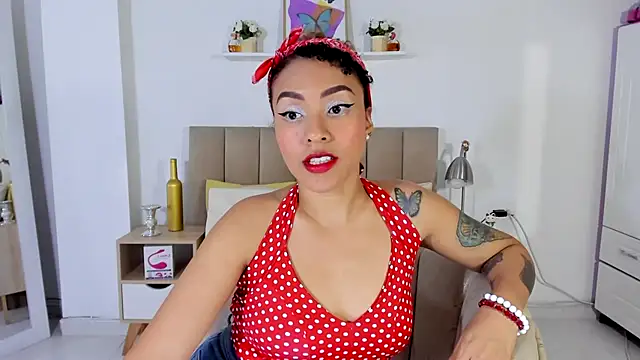 Snapshot of Zoe_Gruber chatting on May 5, 2026, 11:19 pm Zoe Gruber online show from May 5, 2026, 11:19 pm