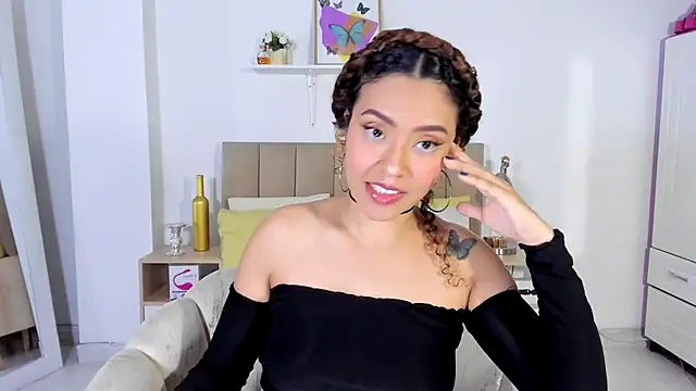 Snapshot of Zoe_Gruber chatting on April 23, 2026, 11:17 pm Zoe Gruber online show from April 23, 2026, 11:17 pm