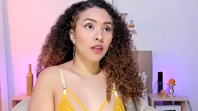 Snapshot of Zoe_Gruber chatting on December 18, 2025, 1:00 am Zoe Gruber online show from December 18, 2025, 1:00 am