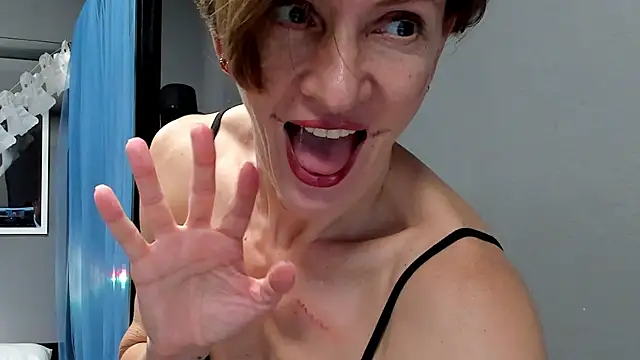 Snapshot of Dorothy_Meyer chatting on October 27, 2025, 2:23 am Dorothy Meyer online show from October 27, 2025, 2:23 am