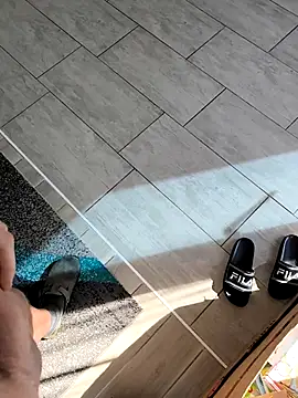 Bastilein1985 online show from September 18, 2025, 12:30 pm