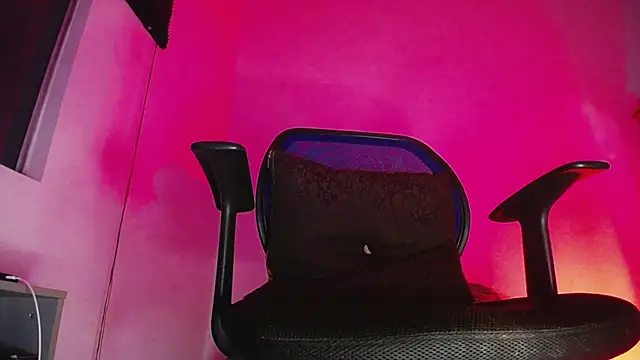 Snapshot of zacwatson_ chatting on December 18, 2025, 1:55 am zacwatson online show from December 18, 2025, 1:55 am