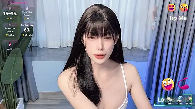 Snapshot of Aurora_99 chatting on September 23, 2025, 11:23 pm Aurora 99 online show from September 23, 2025, 11:23 pm