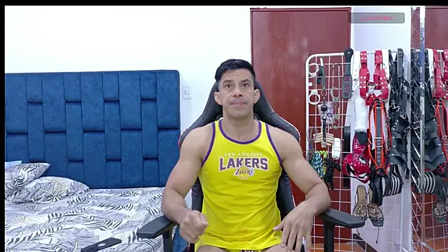 JoseRumbero26 online show from April 15, 2026, 1:37 pm