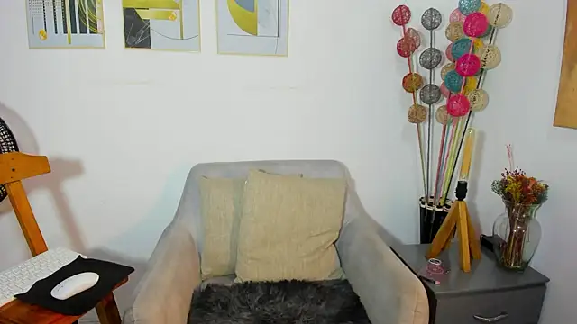 helena copper  online show from February 4, 2026, 3:23 am