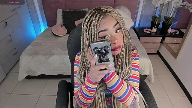 conny  curly online show from November 4, 2025, 1:48 pm