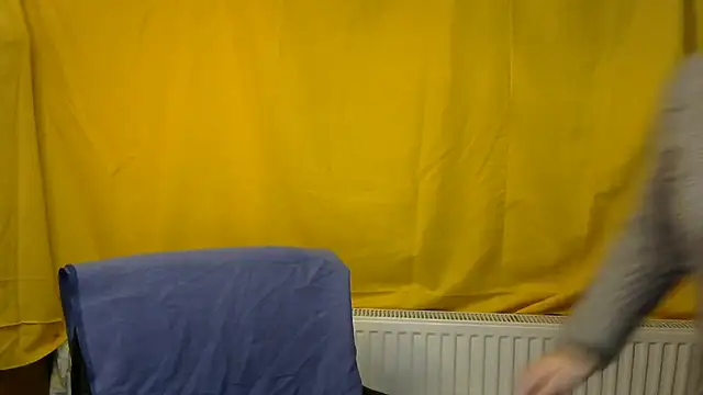 wLESLYMOSw online show from February 16, 2025, 7:49 pm