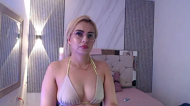 ashley  tylor online show from February 21, 2026, 2:13 am