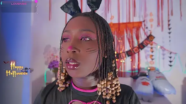 Snapshot of EmmaSanzz_ chatting on November 1, 2025, 3:02 am EmmaSanzz online show from November 1, 2025, 3:02 am