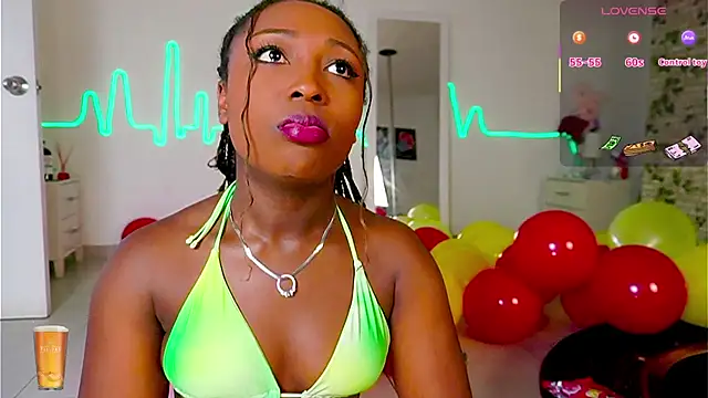 Snapshot of EmmaSanzz_ chatting on September 20, 2025, 11:37 am EmmaSanzz online show from September 20, 2025, 11:37 am