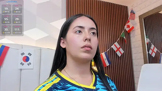 Julietasantos   online show from July 7, 2026, 6:33 pm
