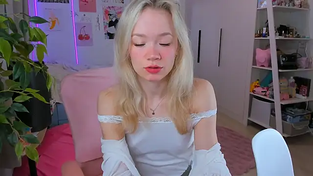 Lily Young online show from April 17, 2026, 3:20 am