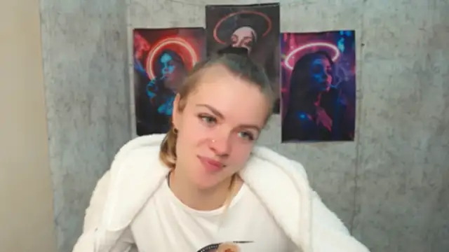 AliceFlirtt  online show from November 12, 2025, 11:47 am