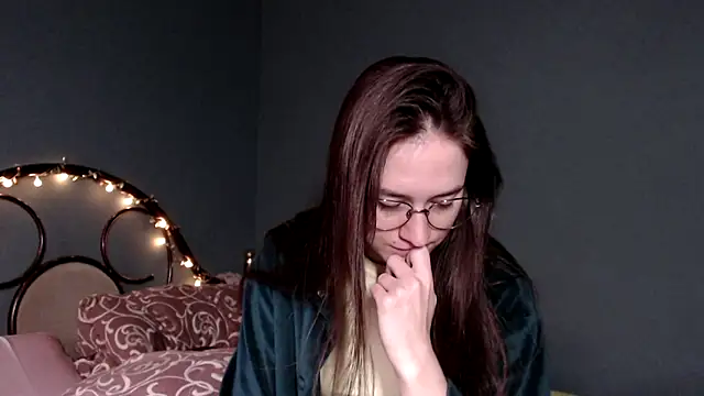 Snapshot of wow__kelly chatting on October 1, 2025, 1:48 pm wow  kelly online show from October 1, 2025, 1:48 pm