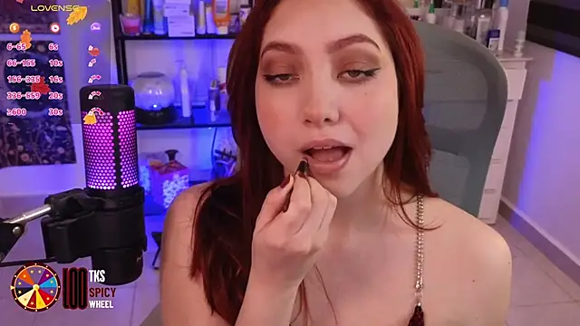 Snapshot of LilyVelvett chatting on November 22, 2025, 3:49 am LilyVelvett online show from November 22, 2025, 3:49 am