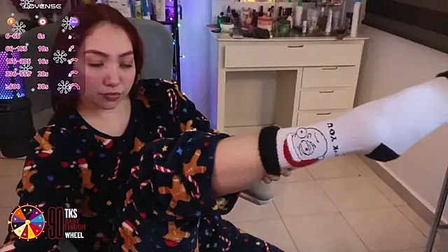 Snapshot of LilyVelvett chatting on December 16, 2025, 3:33 am LilyVelvett online show from December 16, 2025, 3:33 am