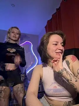 Dooubletroublee online show from April 18, 2026, 1:41 am