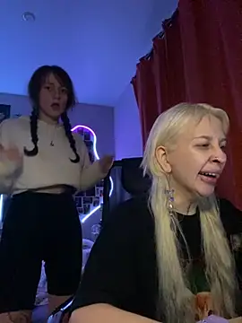 Dooubletroublee online show from November 27, 2025, 11:38 pm