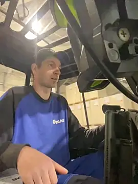 Ricoleckt online show from November 3, 2025, 2:53 pm