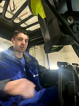 Ricoleckt online show from November 11, 2025, 4:57 pm