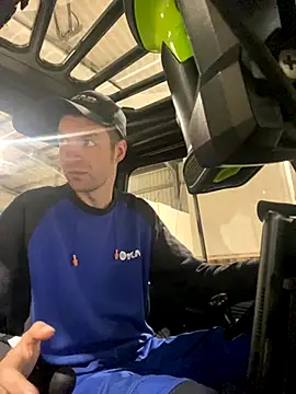 Ricoleckt online show from September 17, 2025, 3:25 pm