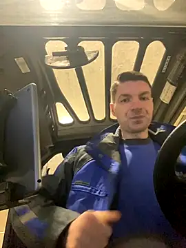 Ricoleckt online show from November 10, 2025, 4:12 pm