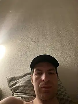 Ricoleckt online show from February 6, 2025, 11:58 pm