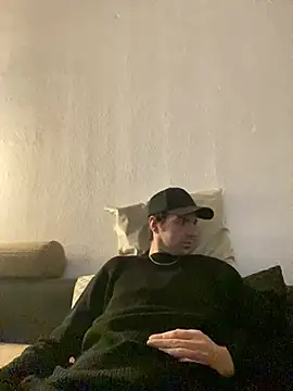 Ricoleckt online show from February 4, 2025, 8:06 pm