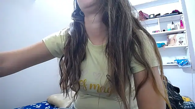 Luna girlhot  online show from March 6, 2026, 1:28 pm