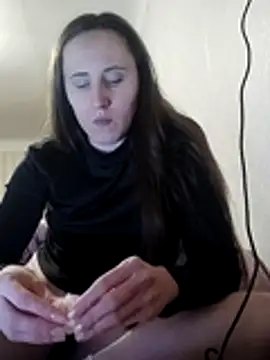 Snapshot of emeli_moon chatting on December 15, 2025, 8:14 pm emeli moon online show from December 15, 2025, 8:14 pm