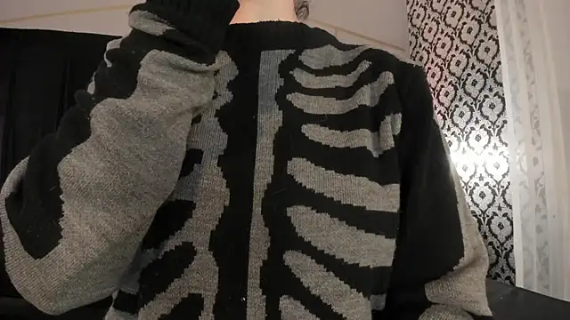 Adeelinee online show from December 20, 2025, 8:01 pm