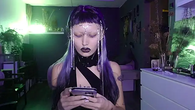 god x girl online show from December 17, 2024, 6:53 pm