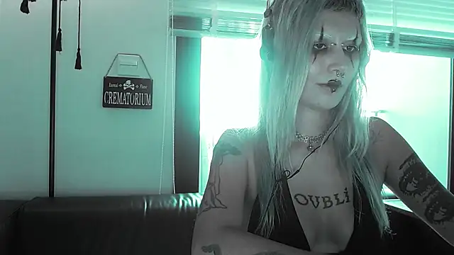 Snapshot of god_x_girl chatting on May 15, 2026, 11:25 pm god x girl online show from May 15, 2026, 11:25 pm