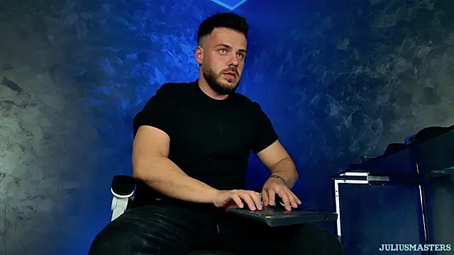 juliusmasters online show from April 5, 2026, 8:37 pm