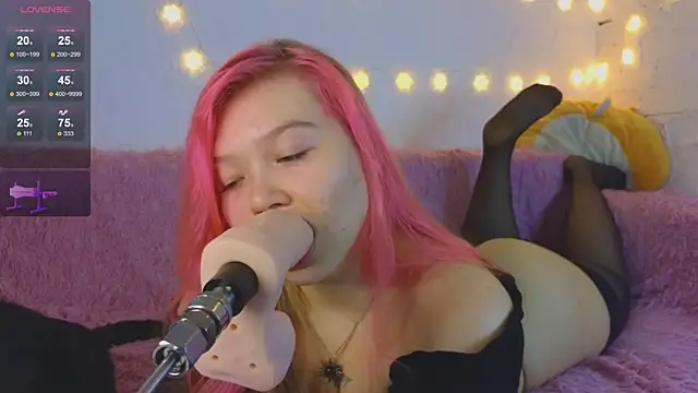 Snapshot of May_aster chatting on December 17, 2025, 4:28 am May aster online show from December 17, 2025, 4:28 am