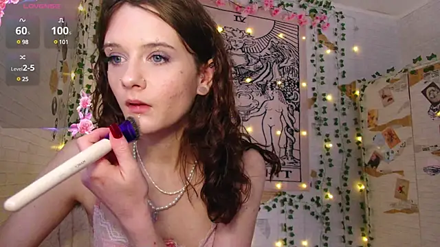 Snapshot of summerhazeee chatting on March 19, 2025, 1:07 pm summerhazeee online show from March 19, 2025, 1:07 pm