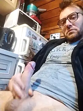 Snapshot of tomee83 chatting on October 1, 2025, 5:12 am tomee83 online show from October 1, 2025, 5:12 am