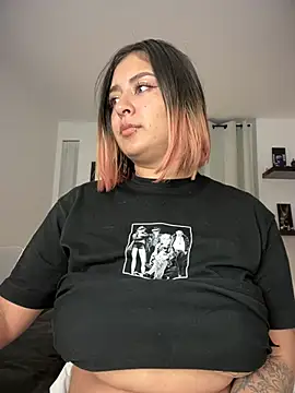 Snapshot of Rae_Lil_White chatting on February 17, 2025, 5:14 am Rae Lil White online show from February 17, 2025, 5:14 am