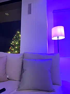 Snapshot of Rae_Lil_White chatting on December 4, 2025, 11:59 pm Rae Lil White online show from December 4, 2025, 11:59 pm