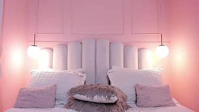 sarah salis  online show from November 29, 2025, 11:27 pm