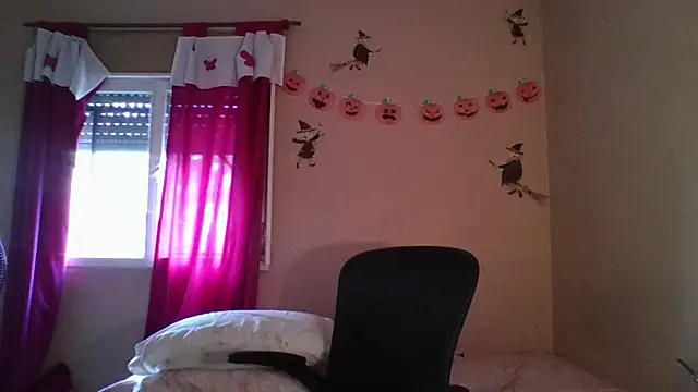 imsohornydacom online show from November 8, 2025, 7:39 pm