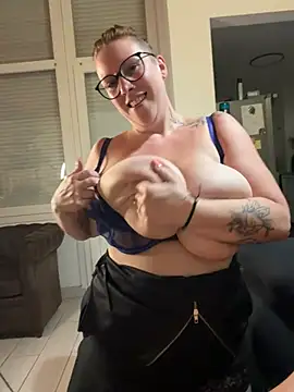 darkmoonsubmissive online show from June 25, 2026, 8:14 pm