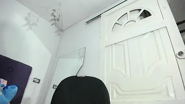 Snapshot of Squirter_pussybomb chatting on March 20, 2026, 6:58 am Squirter pussybomb online show from March 20, 2026, 6:58 am