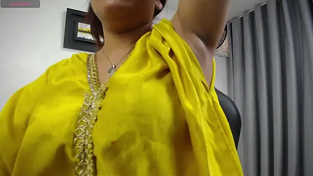 Snapshot of dayadubey_ chatting on March 18, 2025, 1:12 pm dayadubey online show from March 18, 2025, 1:12 pm