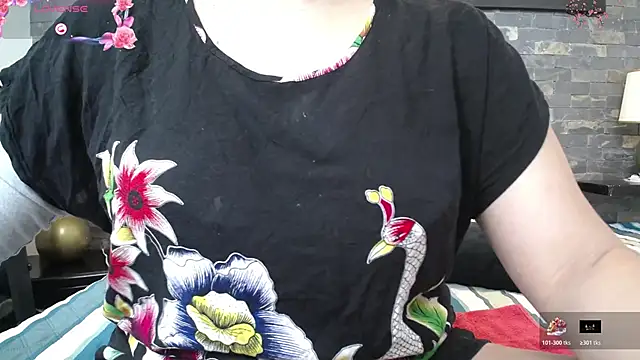 Snapshot of dayadubey_ chatting on December 5, 2025, 10:03 am dayadubey online show from December 5, 2025, 10:03 am